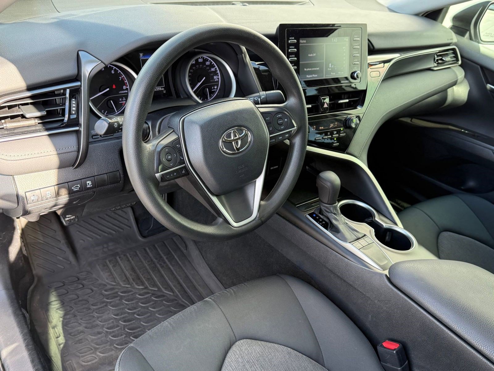 2022 Toyota Camry LE photo 4