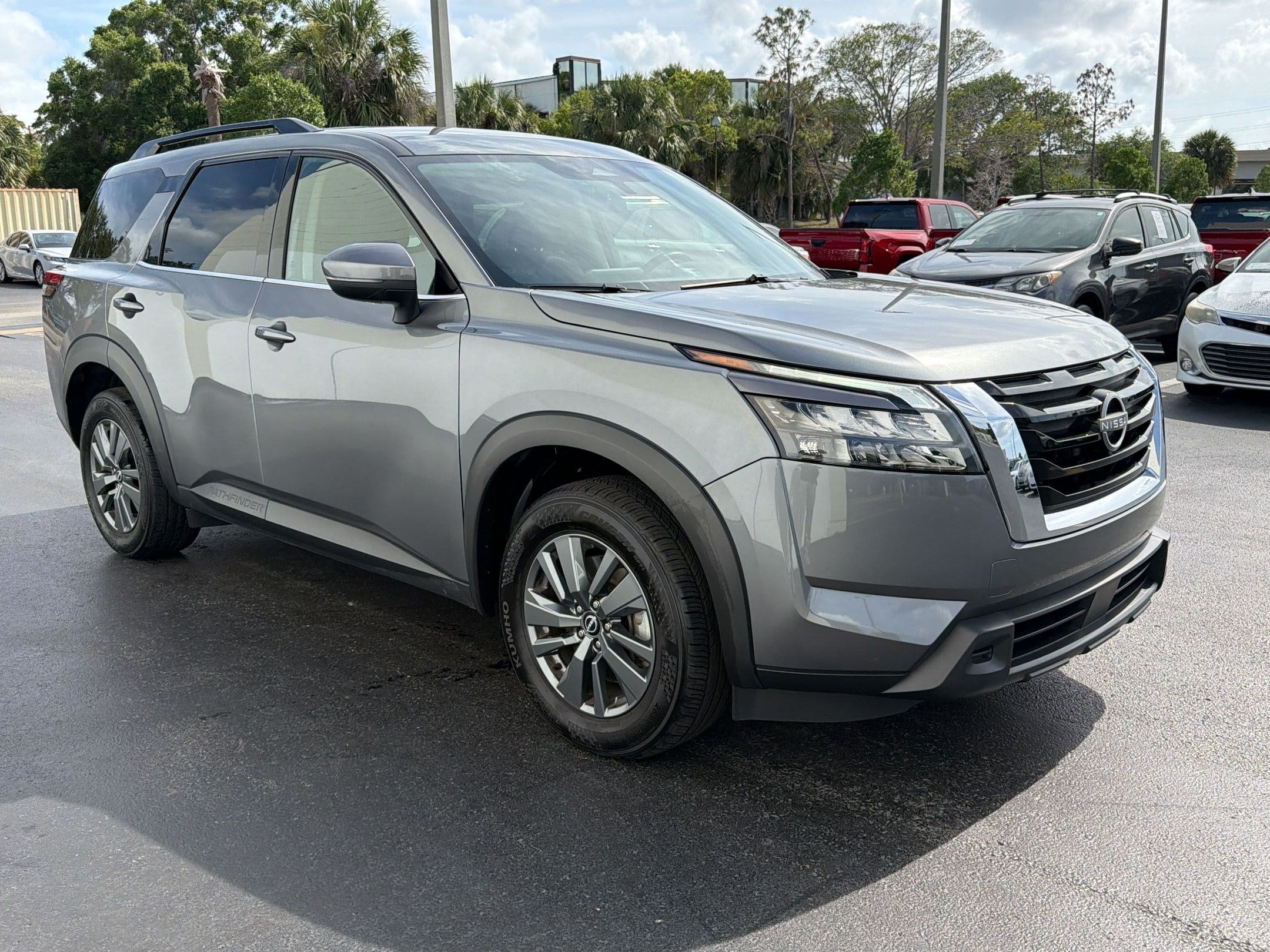 Pathfinder SV (SV 2WD) SUV