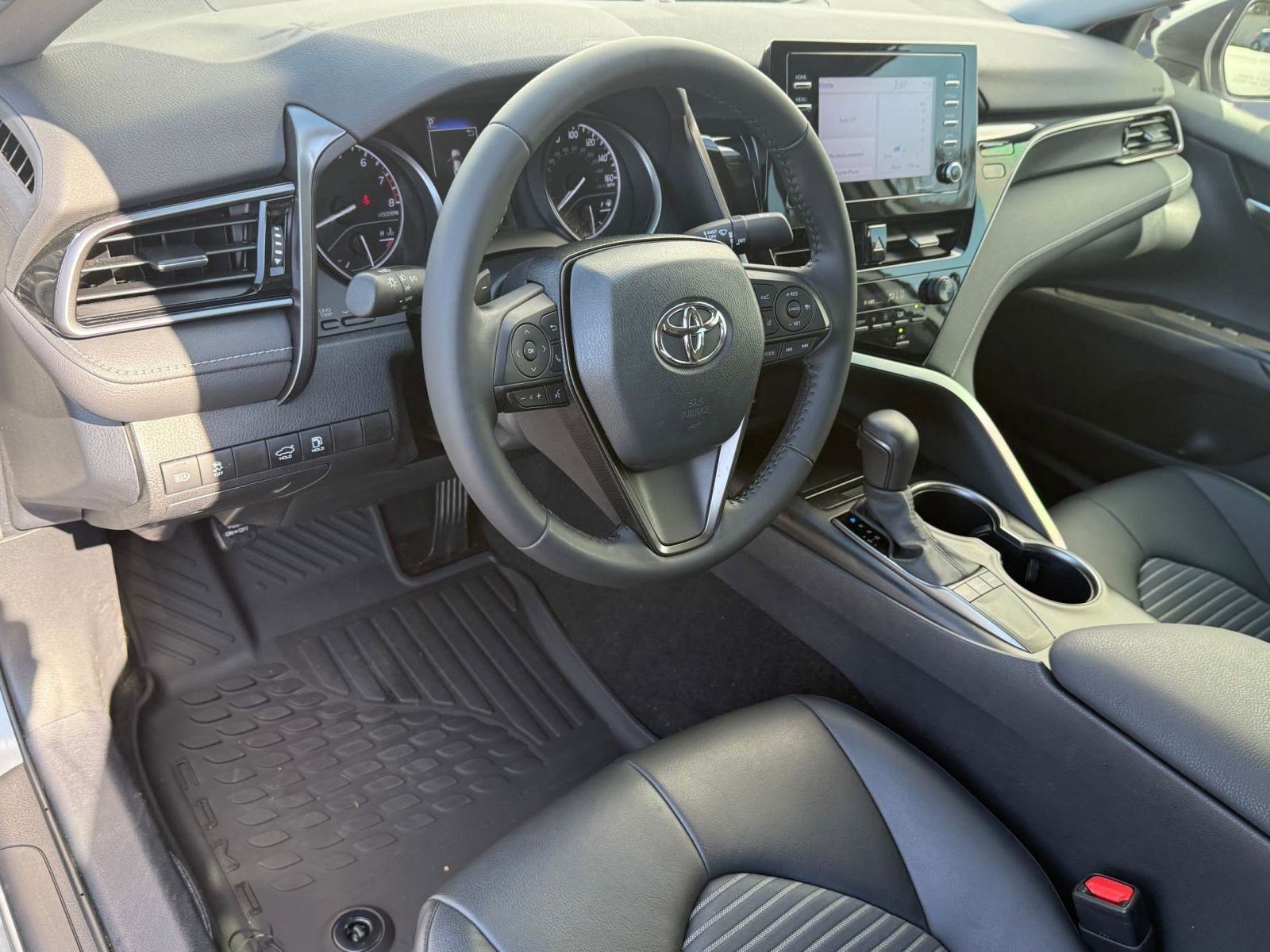 2023 Toyota Camry SE photo 4
