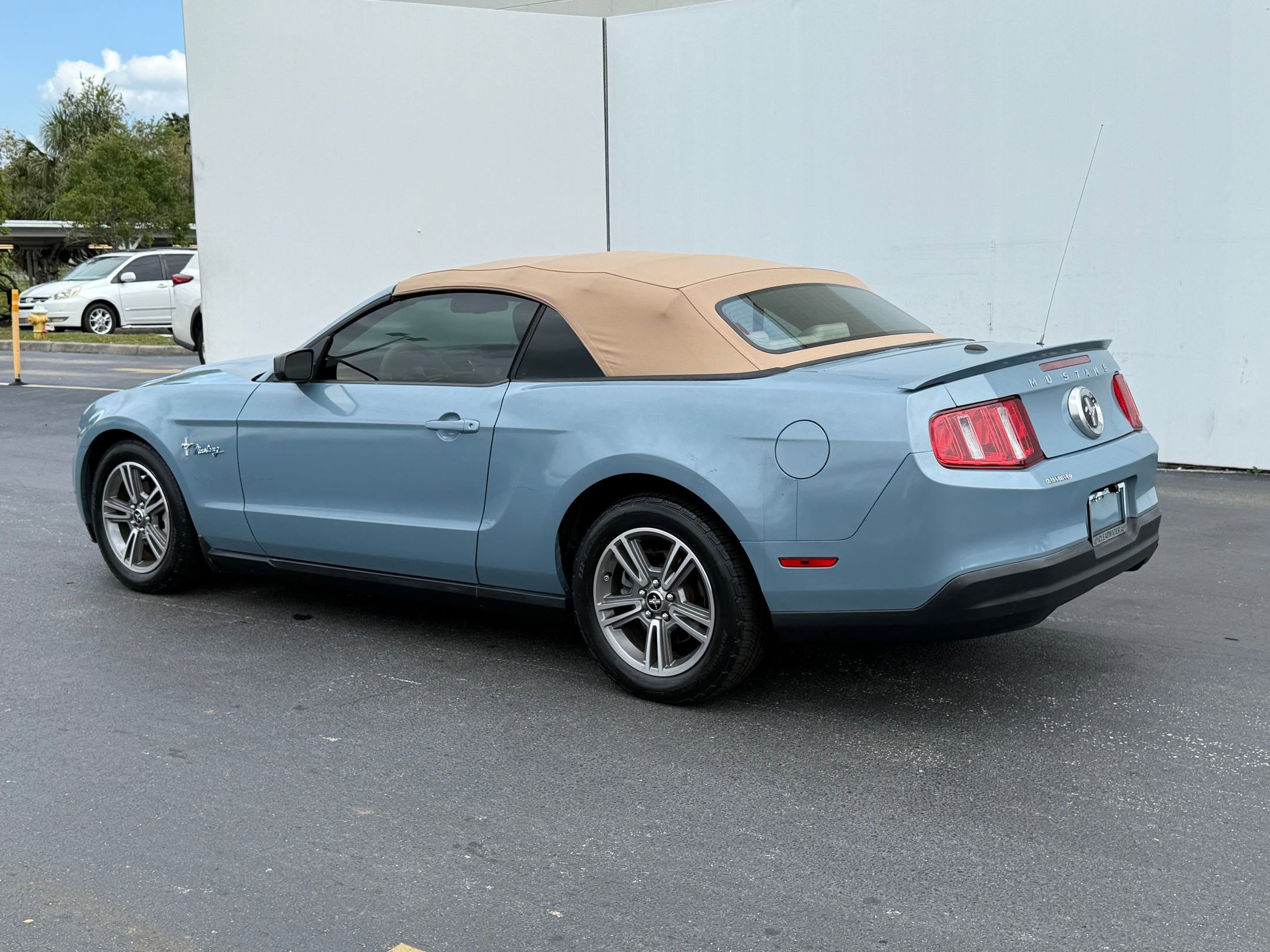 2010 Ford Mustang V6 Convertible photo 3
