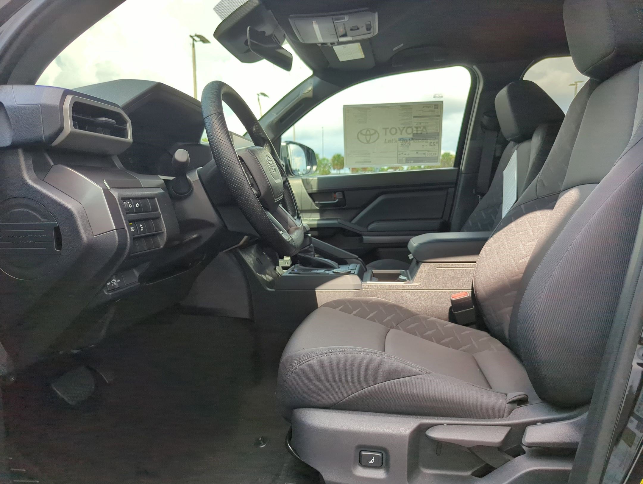 2025 Toyota Tacoma SR5 Double Cab photo 4
