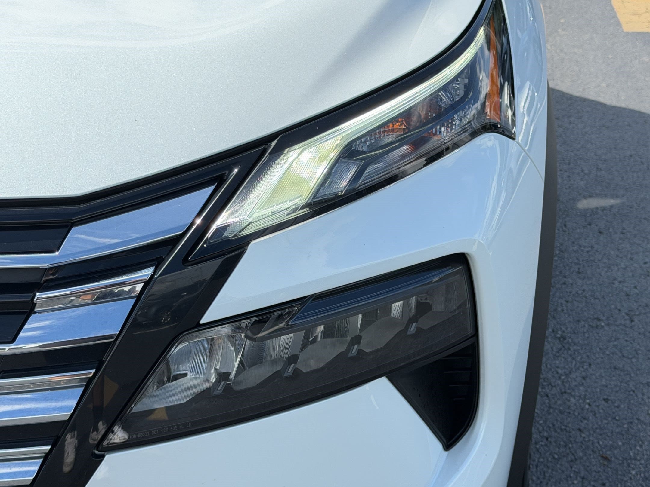 2025 Nissan Rogue SV - Photo 12
