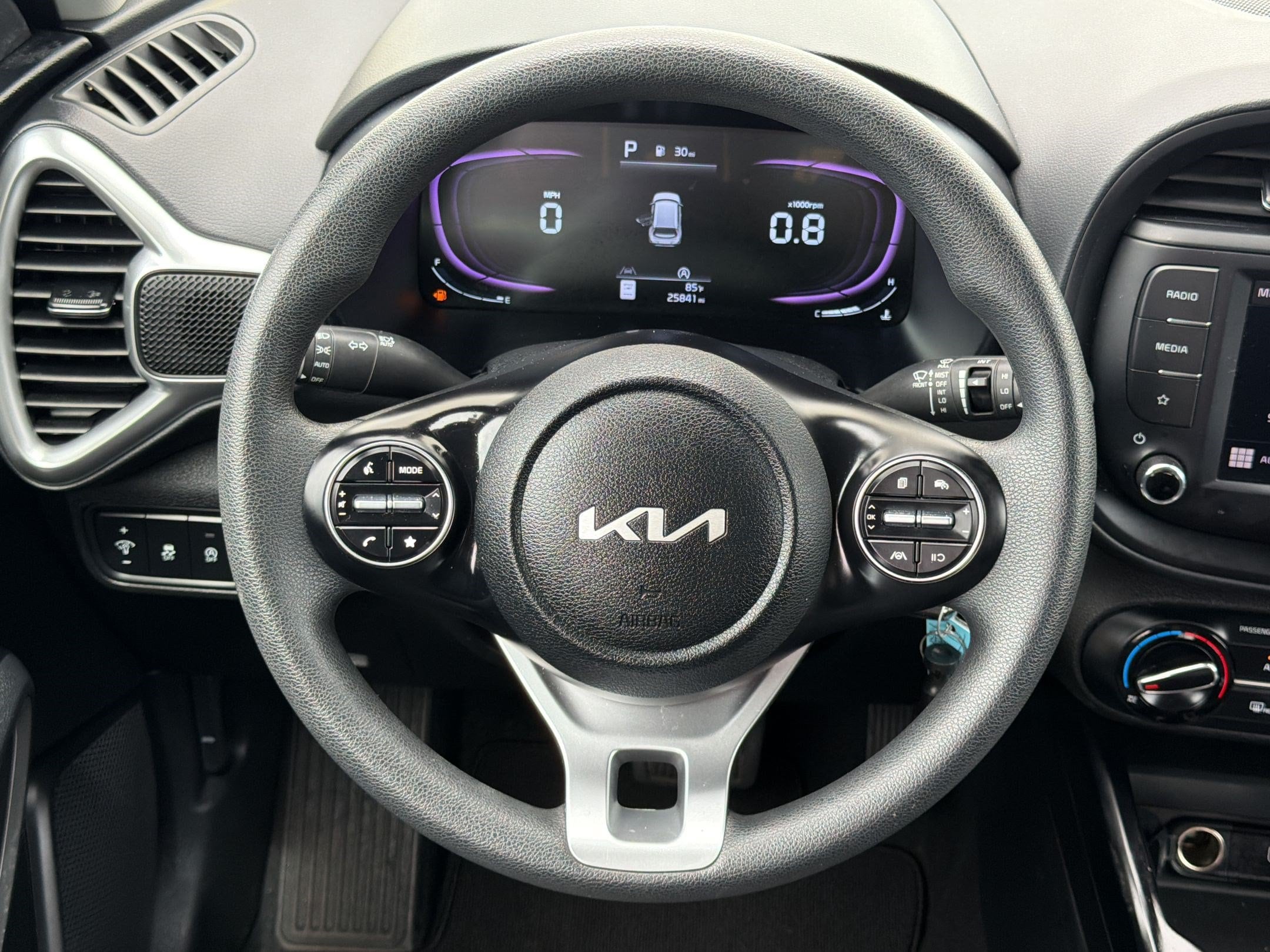 2025 Kia Soul LX - Photo 11