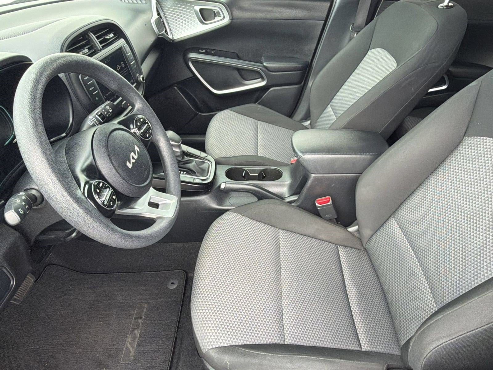 2025 Kia Soul LX - Photo 28