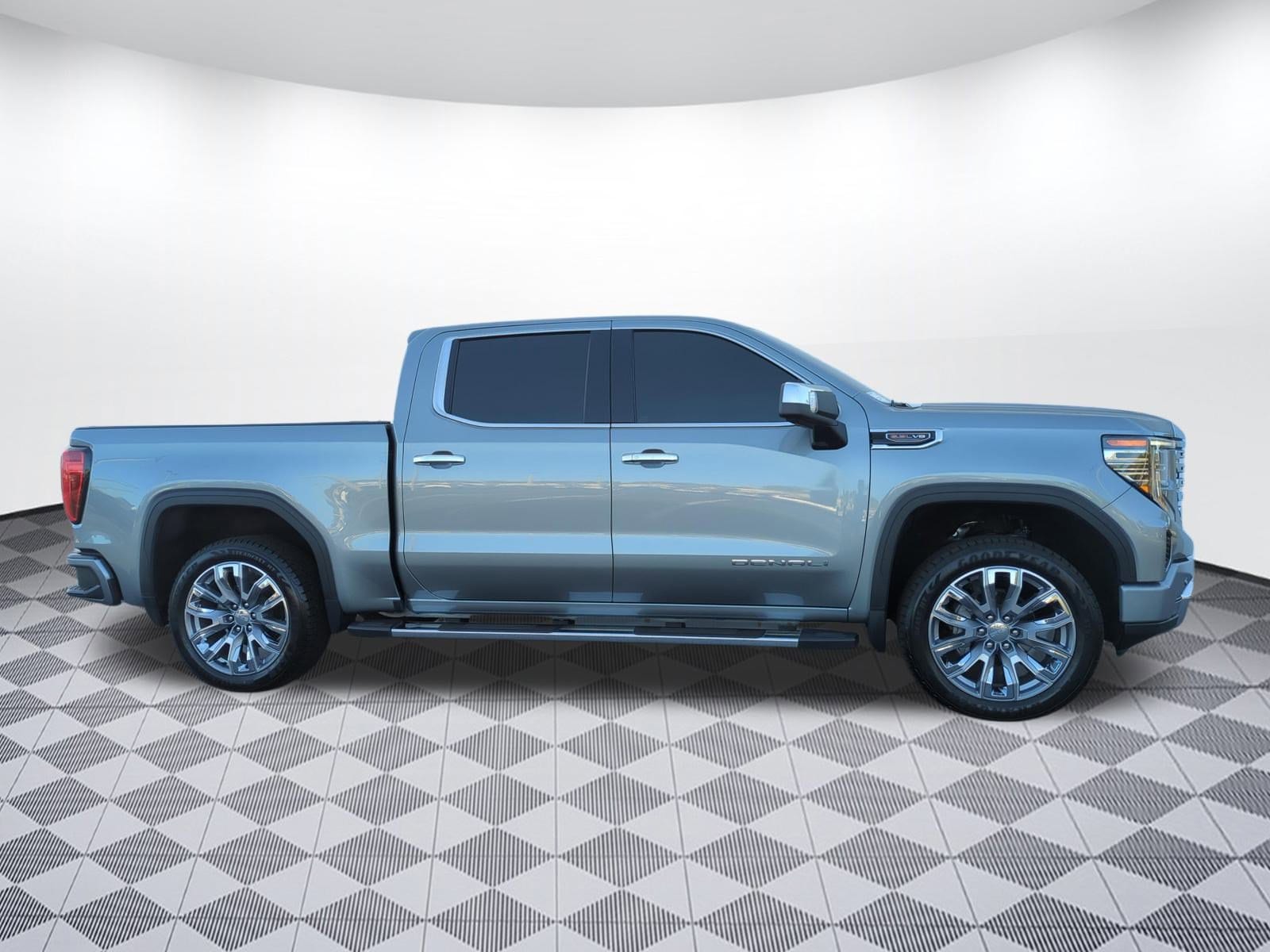 Used 2023 GMC Sierra 1500 Denali Denali with VIN 1GTUUGEL2PZ322727 for sale in Clearwater, FL