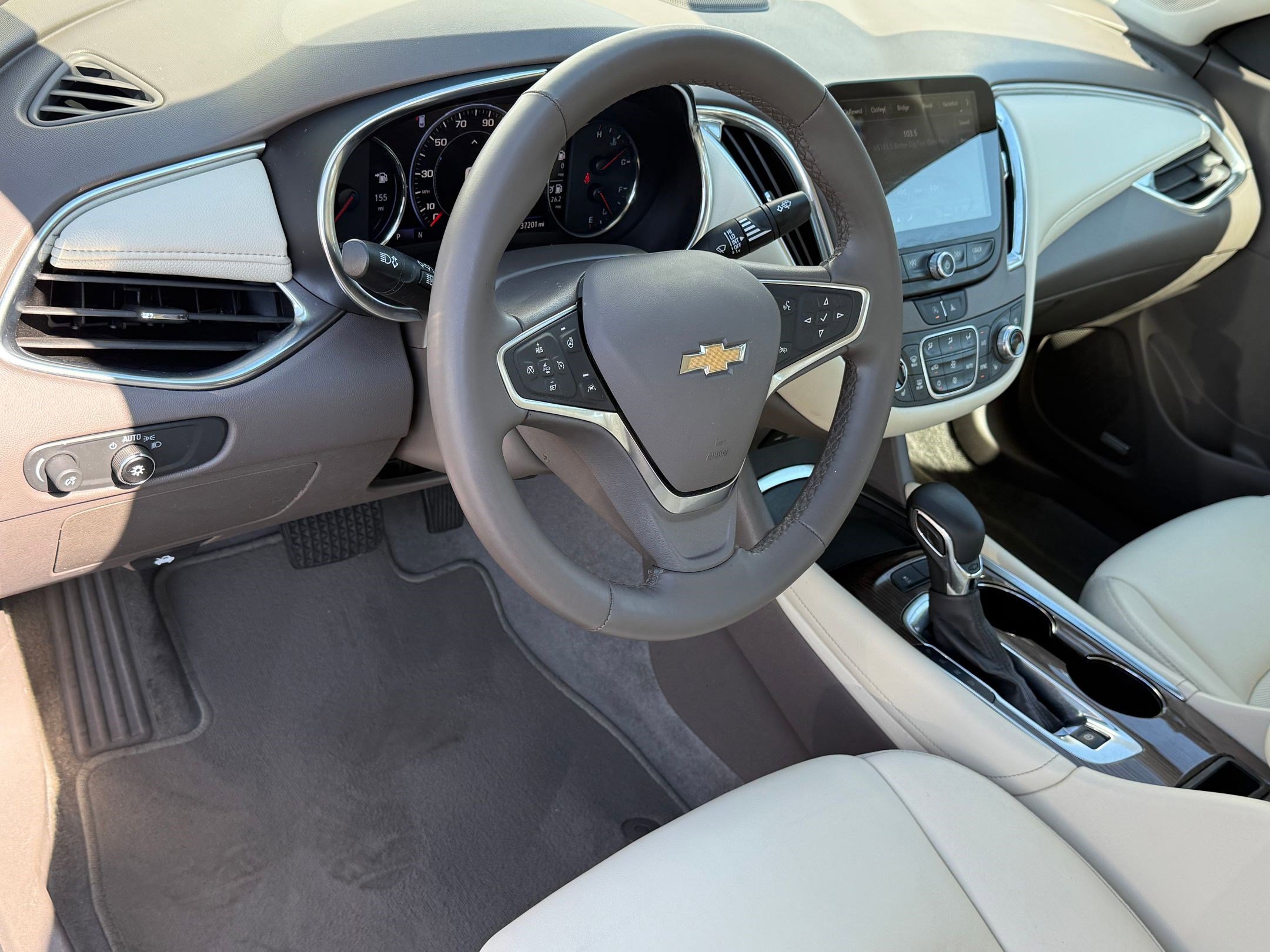 2024 Chevrolet Malibu Premier 2LT photo 4