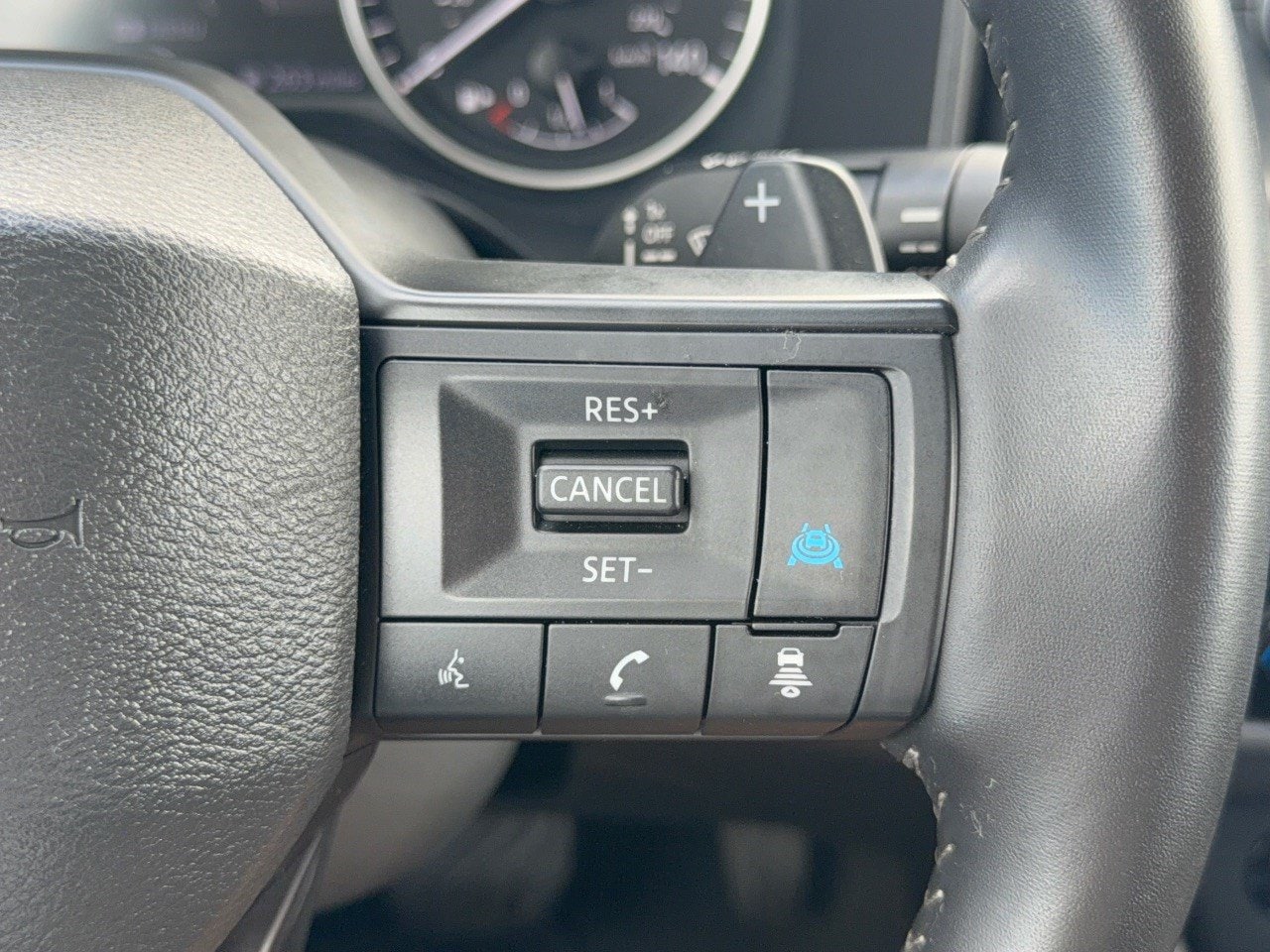 2025 Nissan Rogue SV - Photo 18