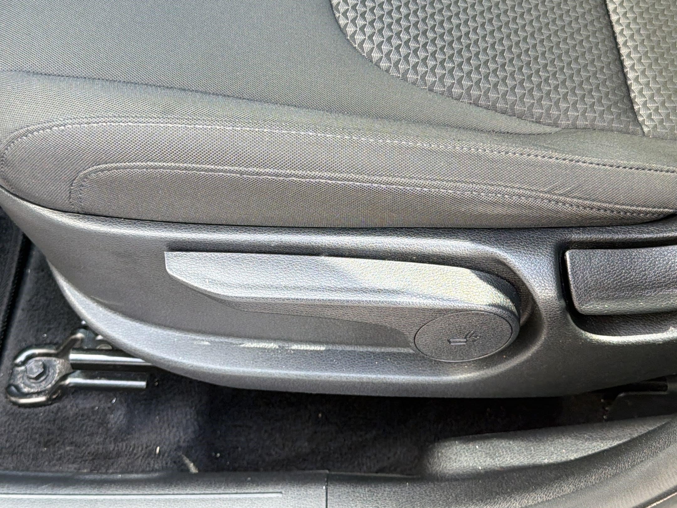 2025 Kia Sportage LX - Photo 13