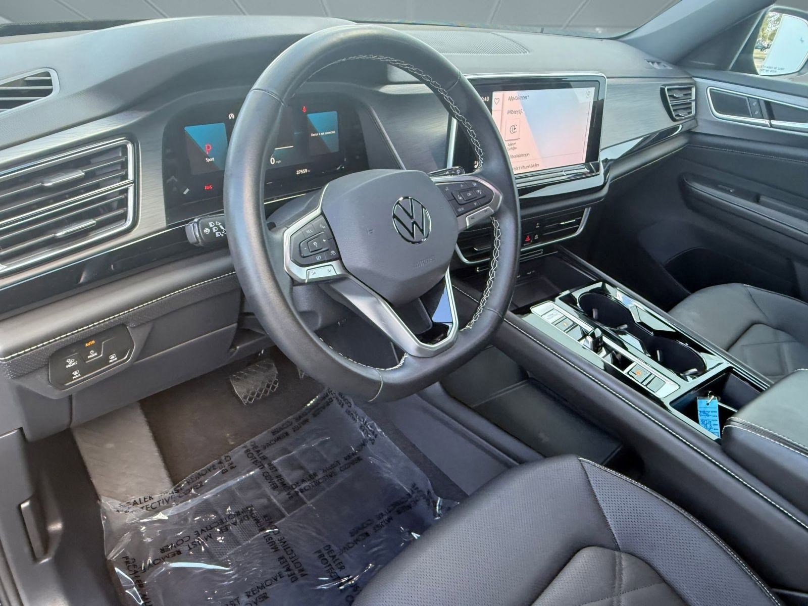 2024 Volkswagen Atlas Cross Sport SE Technology photo 3