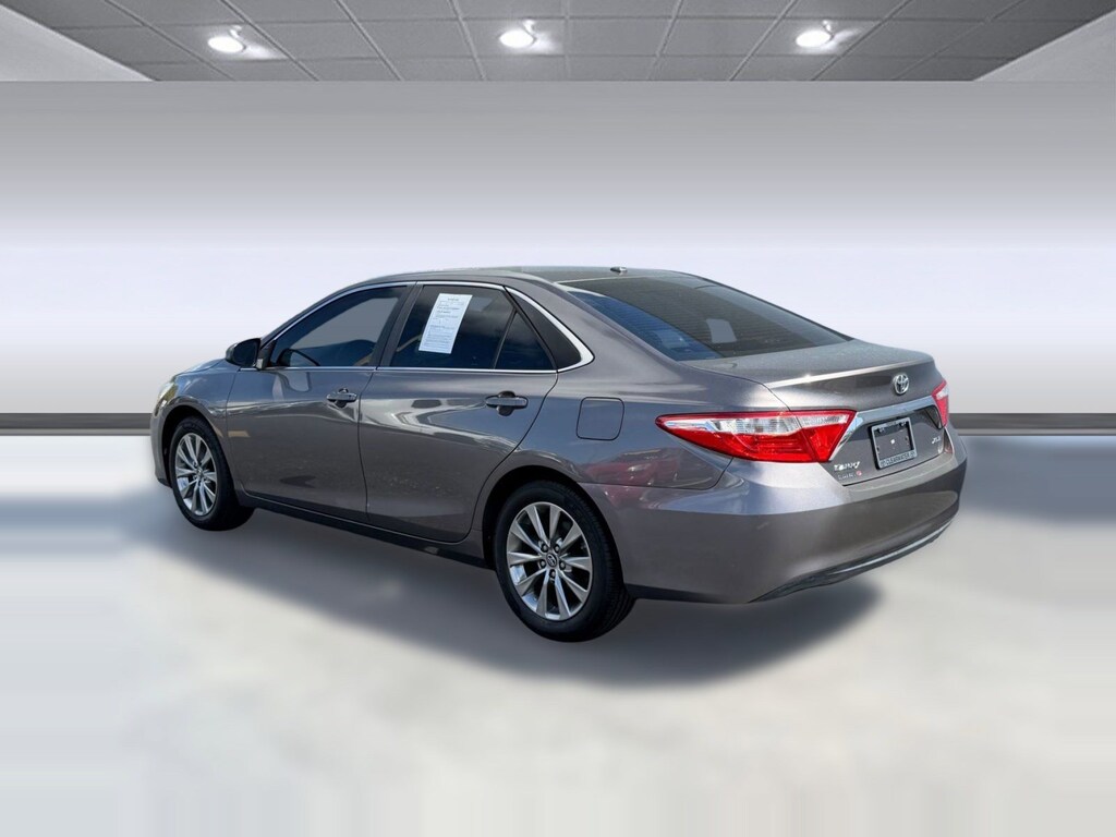 Used 2017 Toyota Camry XLE (XLE Auto (Natl)) Sedan