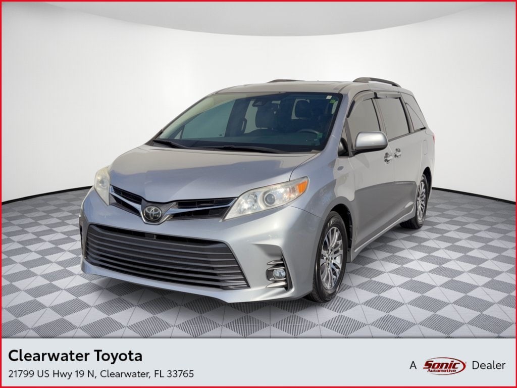 2018 Toyota Sienna XLE
