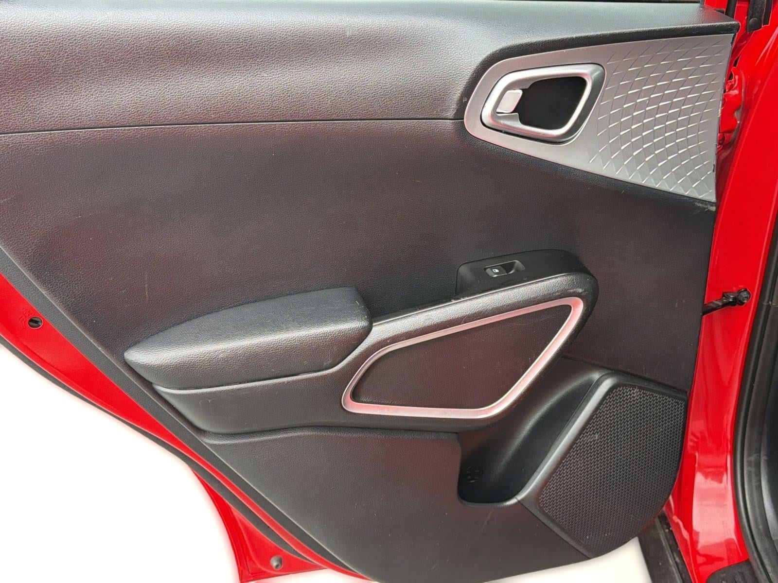 2025 Kia Soul LX - Photo 32