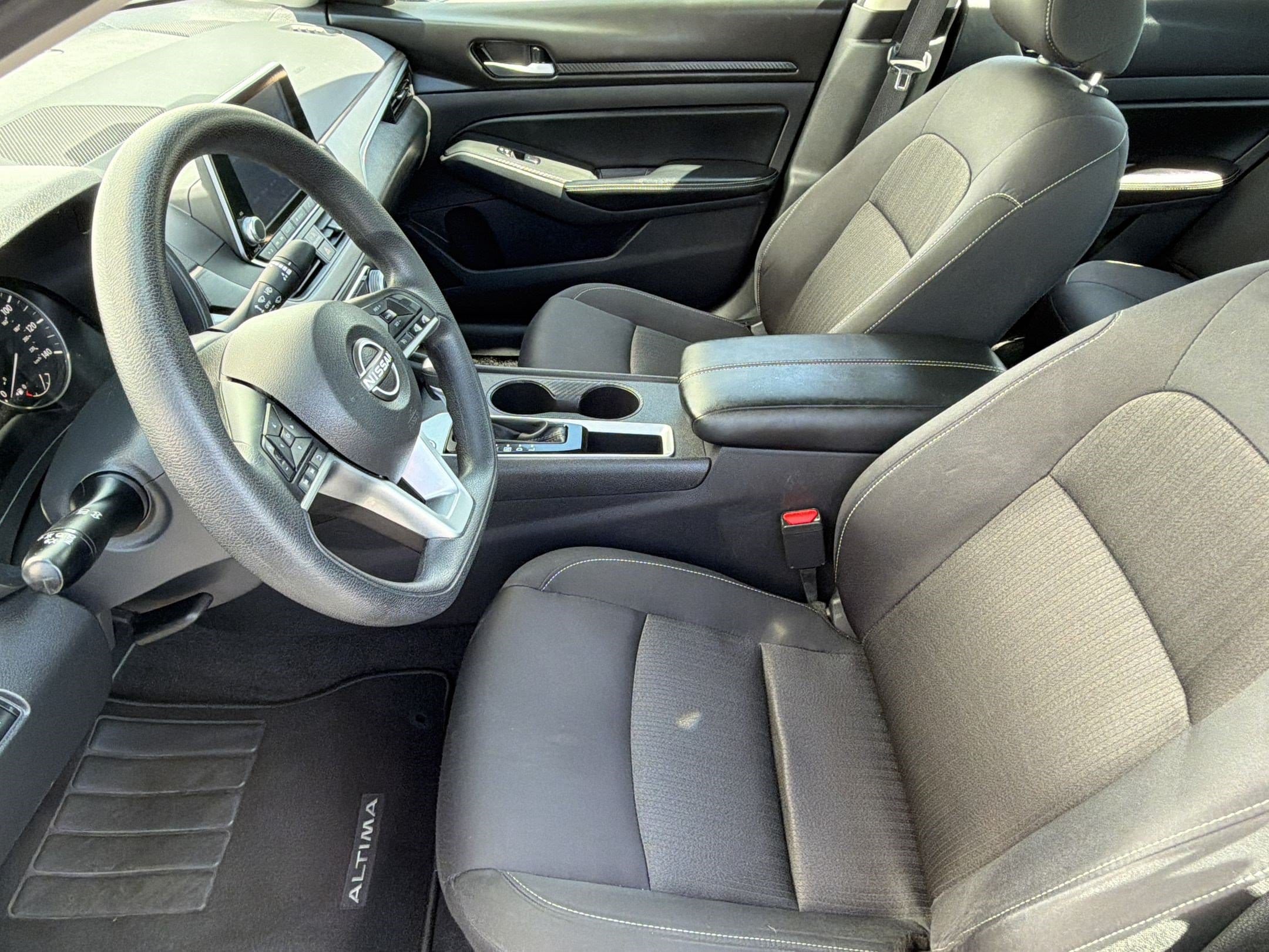 2025 Nissan Altima SV - Photo 5