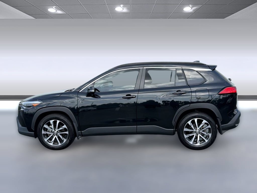 Certified 2024 Toyota Corolla Cross Corolla Cross XLE (XLE 2WD (Natl)) SUV
