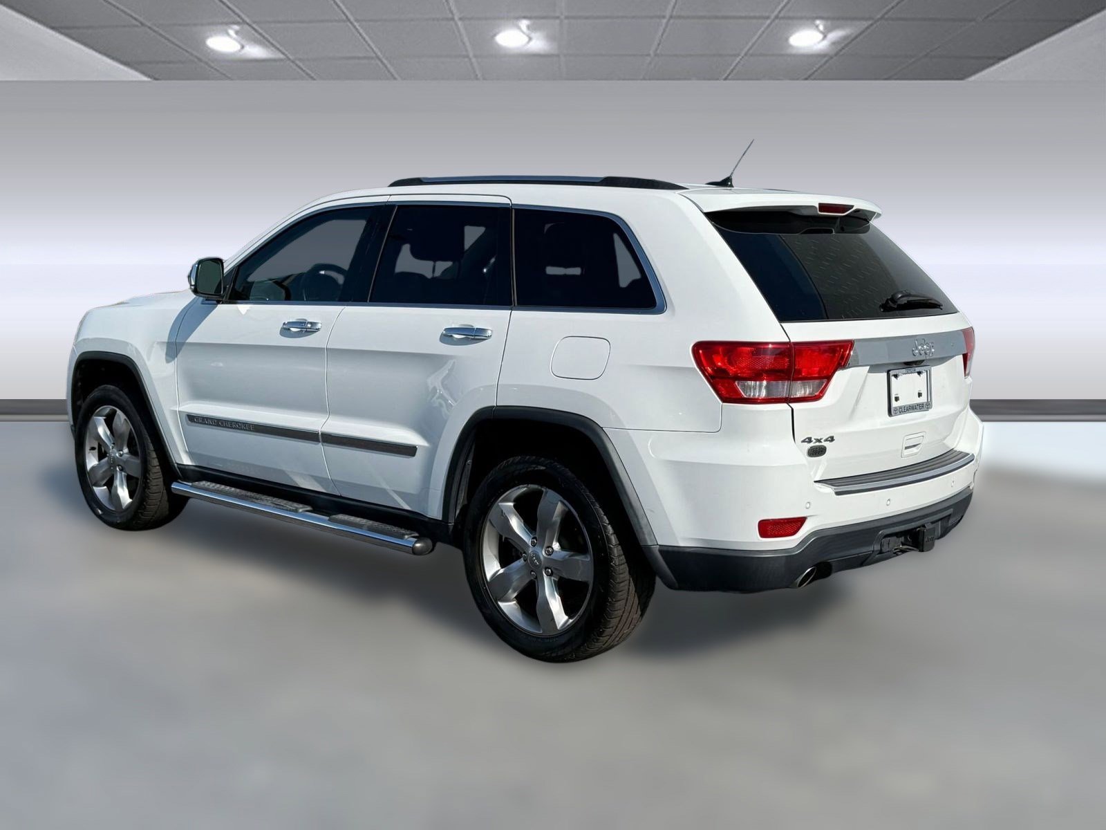 2013 Jeep Grand Cherokee Overland photo 2