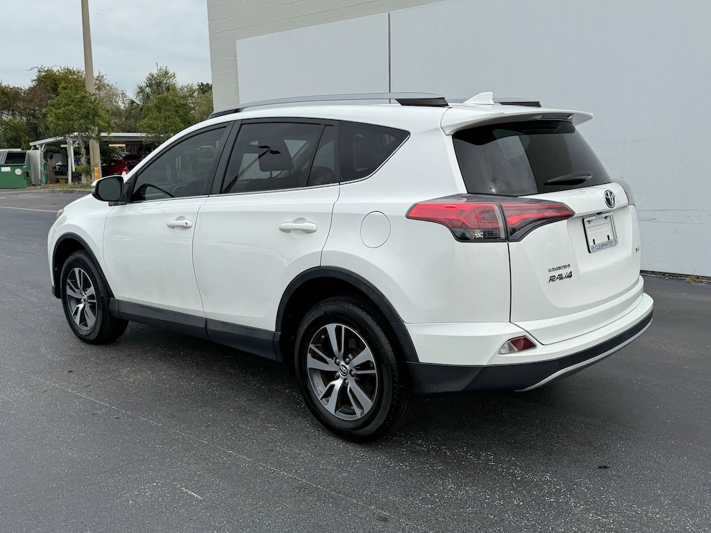 Used 2018 Toyota RAV4 XLE (XLE FWD (Natl)) SUV