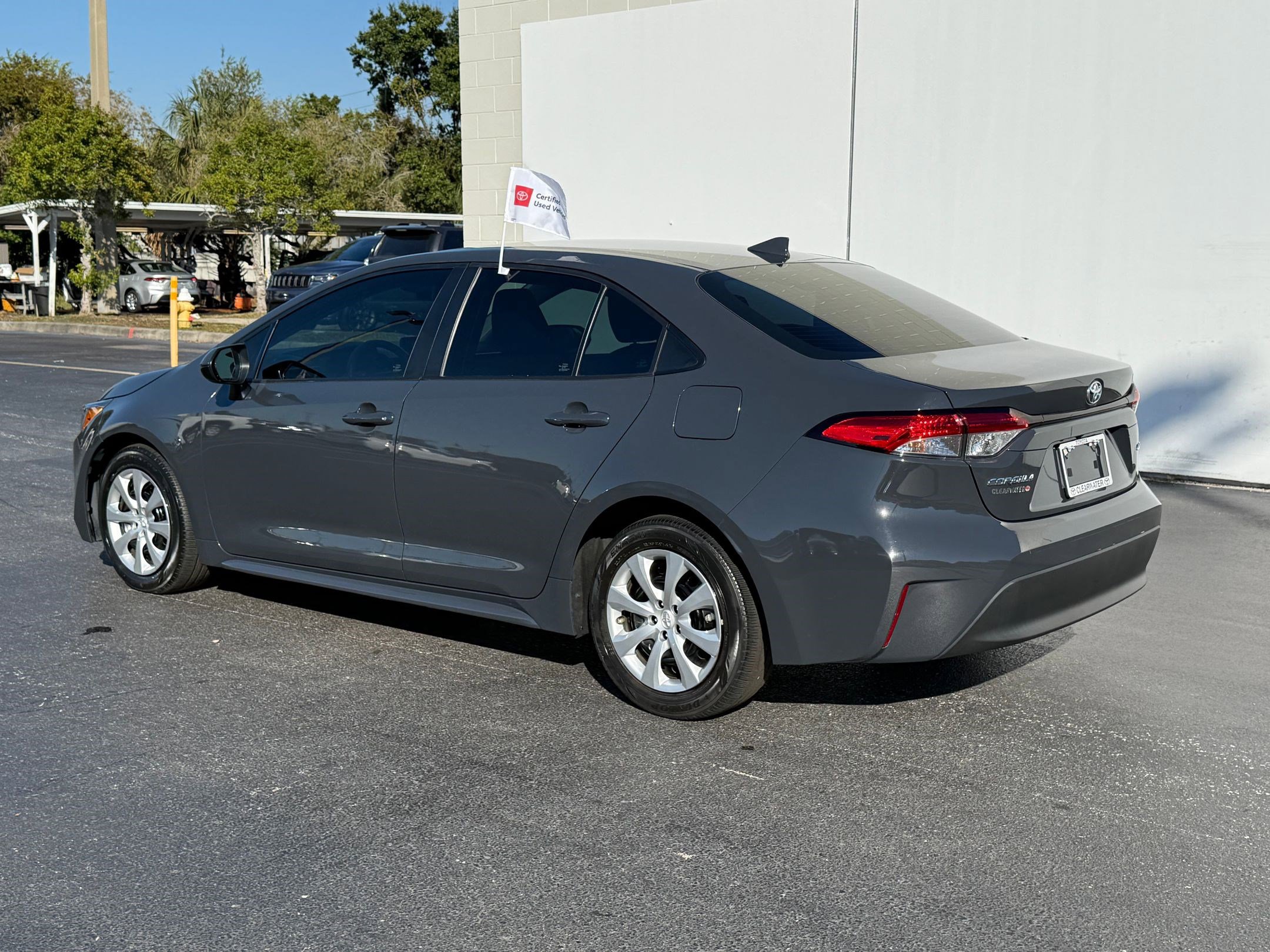 2023 Toyota Corolla LE photo 3
