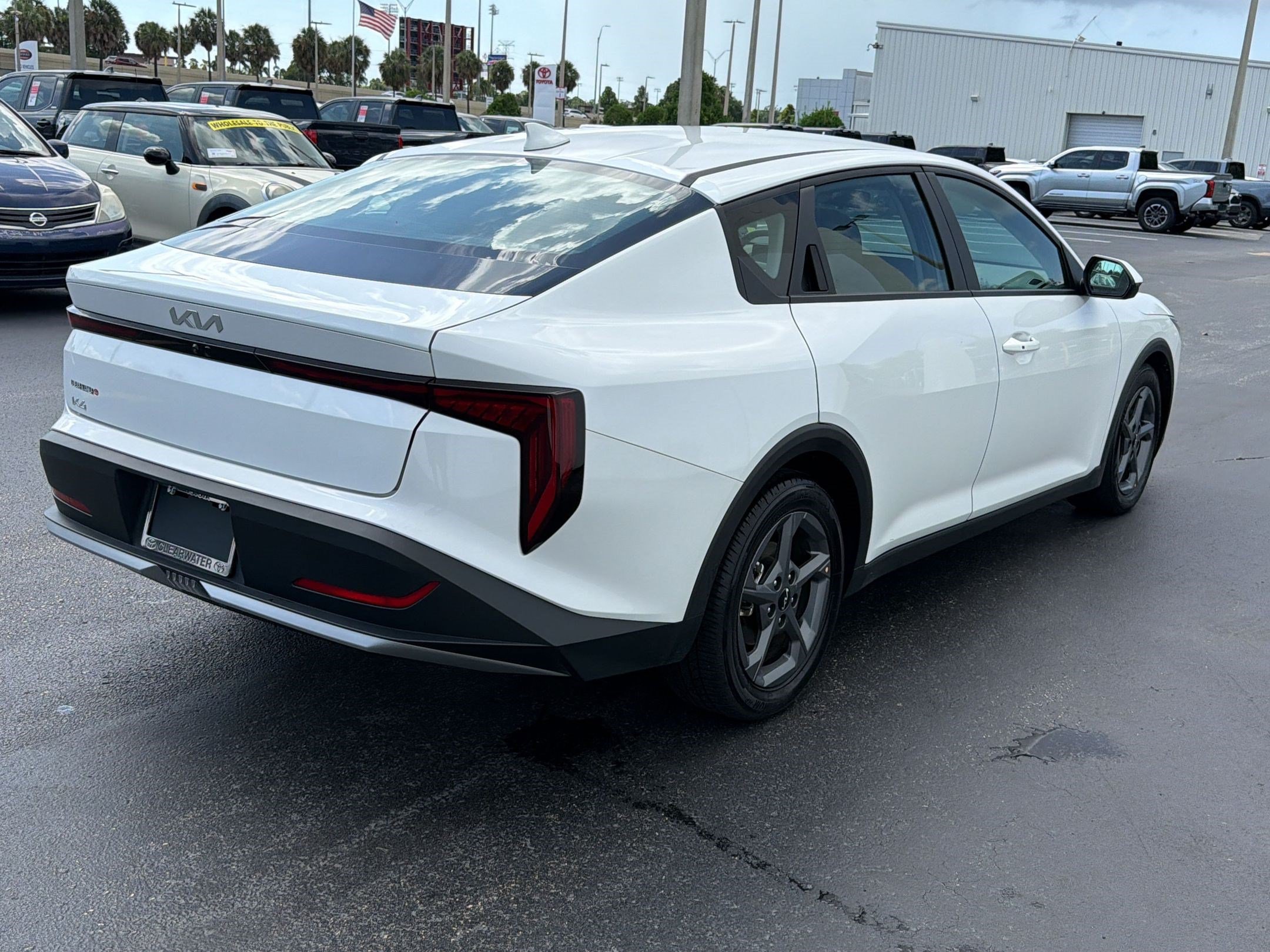 2025 Kia K4 LXS - Photo 9