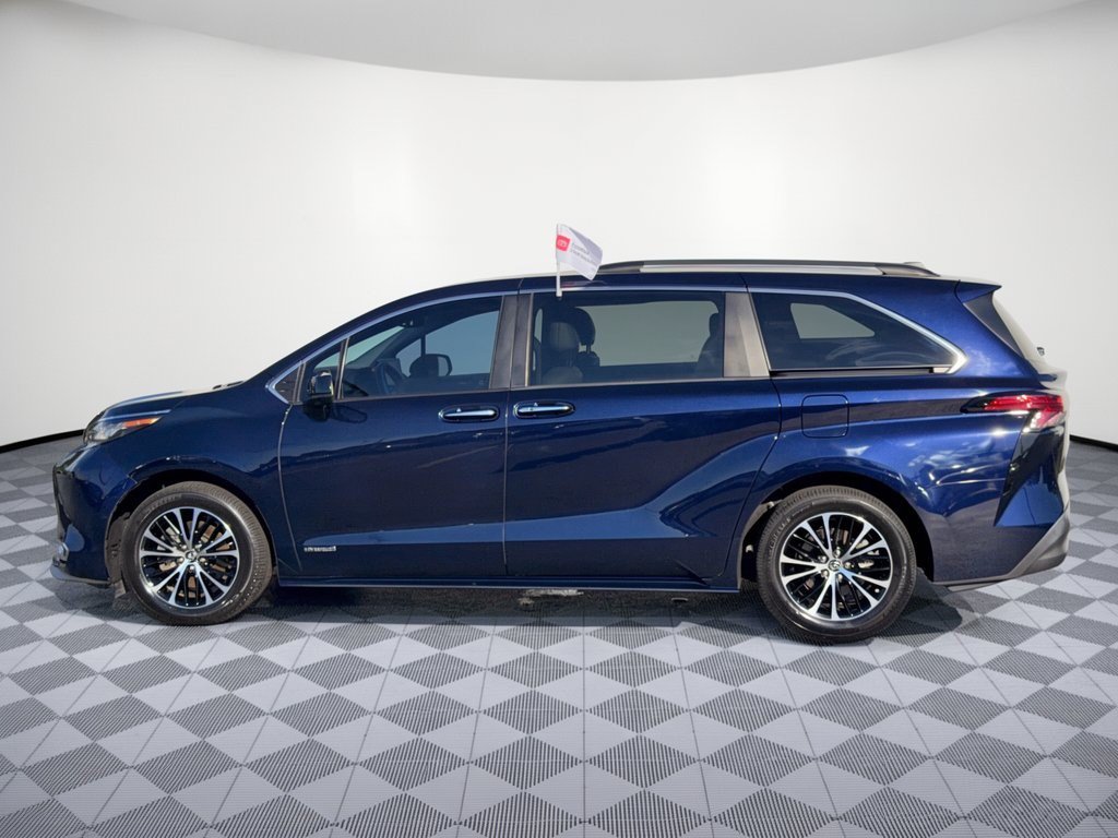 Certified 2021 Toyota Sienna Sienna XLE (XLE FWD 8-Passenger (SE)) Van