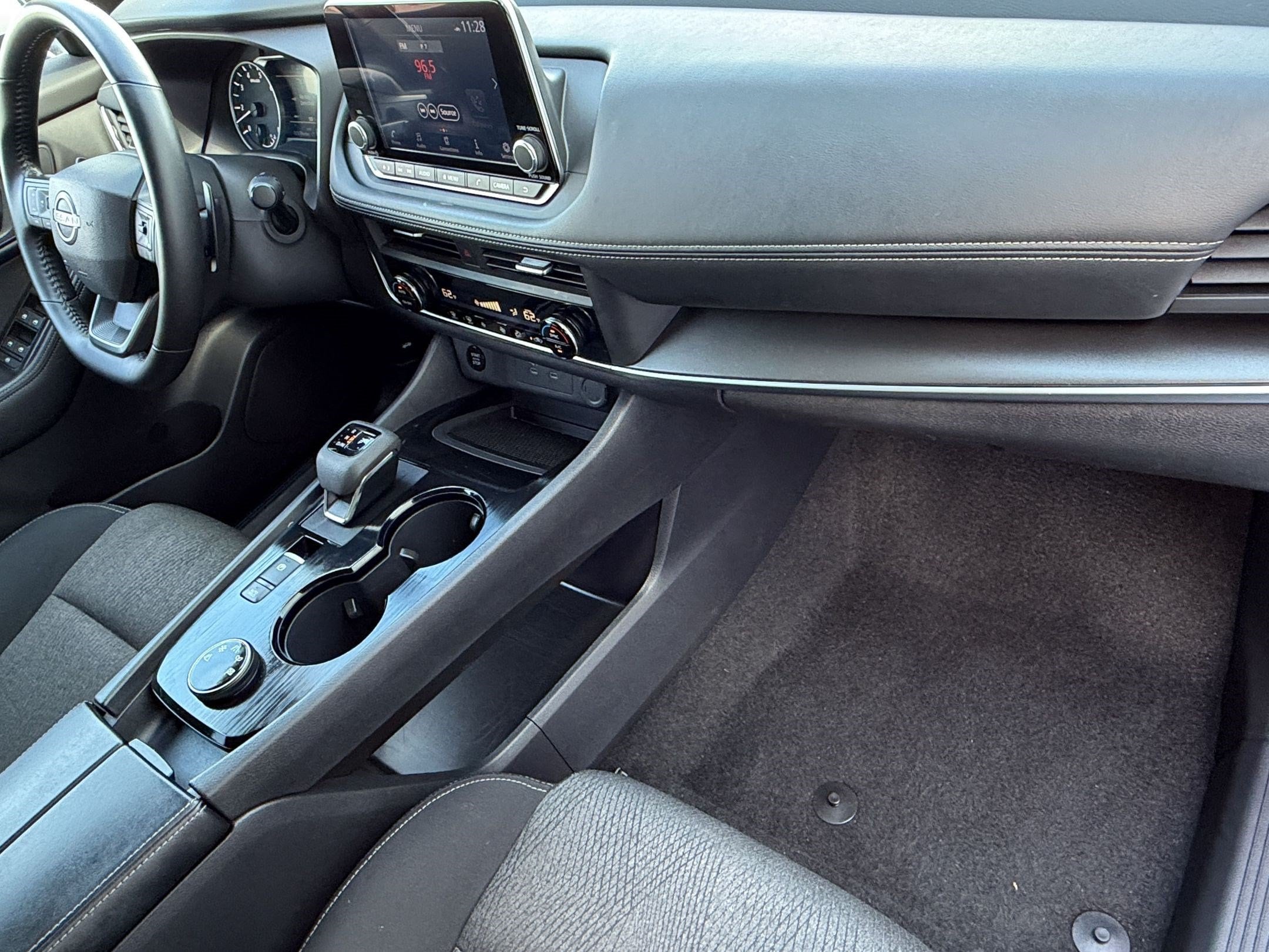 2025 Nissan Rogue SV - Photo 35