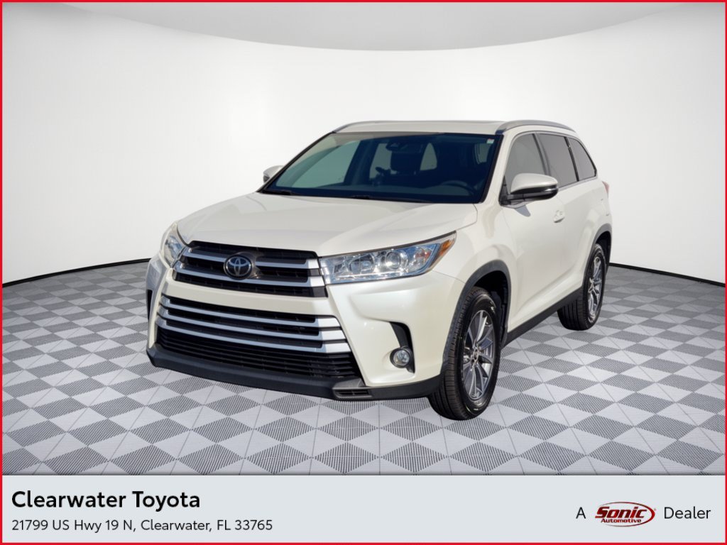 Used 2019 Toyota Highlander SE (SE V6 FWD (Natl)) SUV for sale in Fort Myers