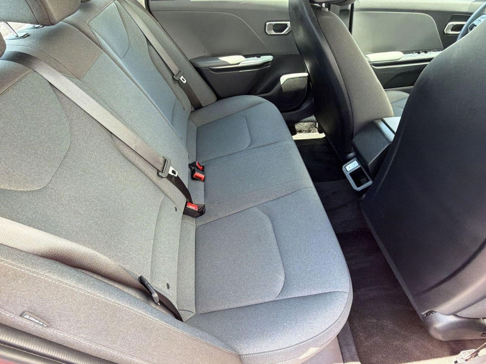 2025 Kia K4 LXS - Photo 31