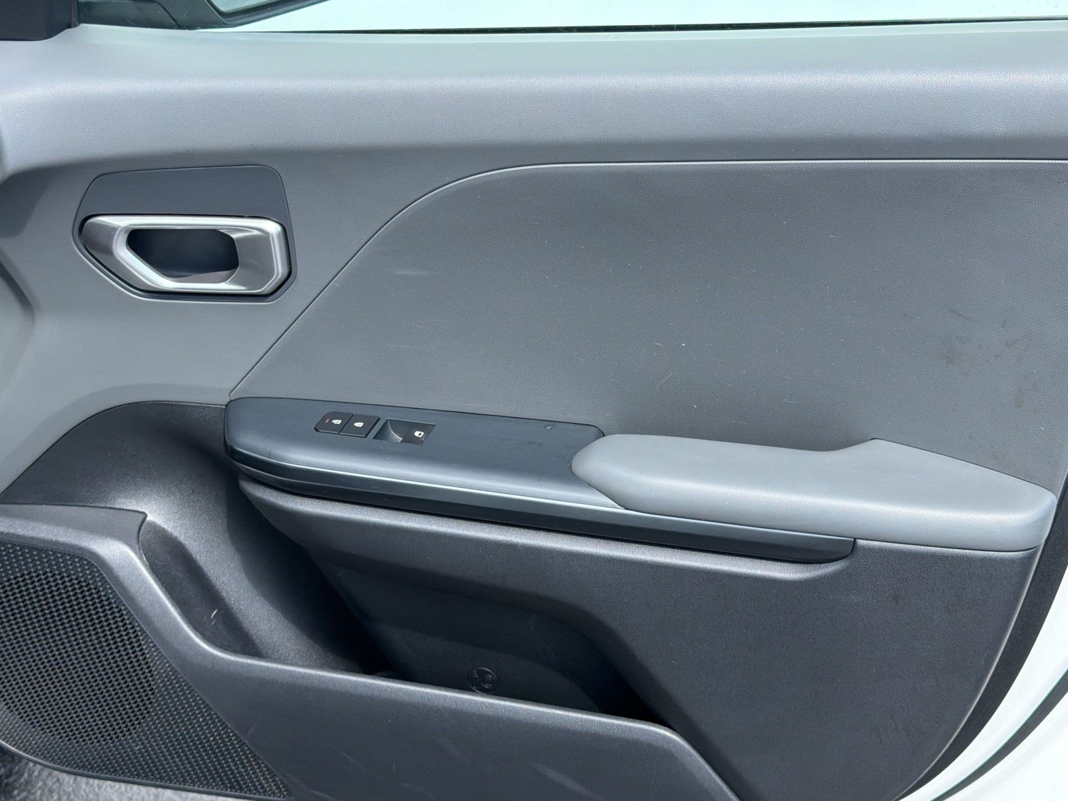 2025 Kia K4 LXS - Photo 33
