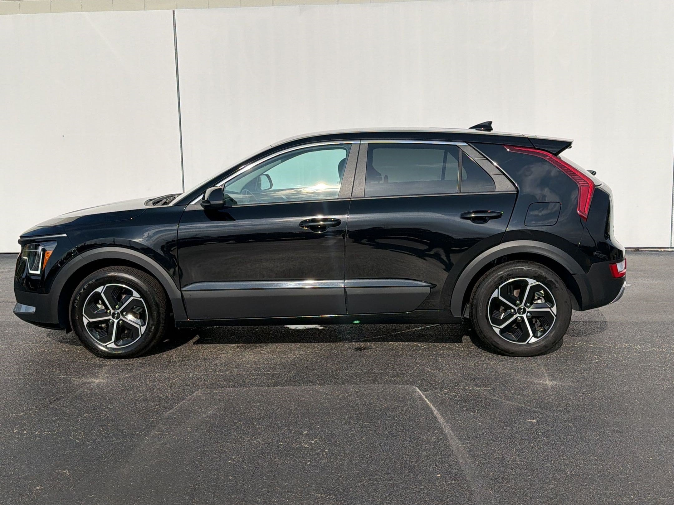 Niro Niro LX (LX FWD) SUV