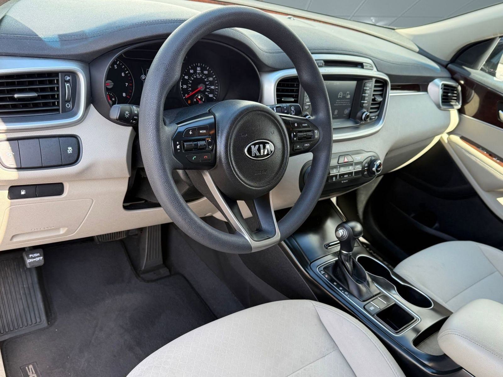 2018 Kia Sorento LX photo 3