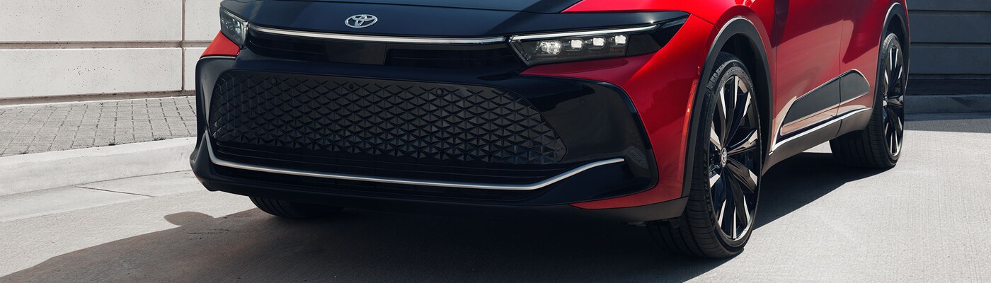 Red & Black Toyota Crown Platinum grille