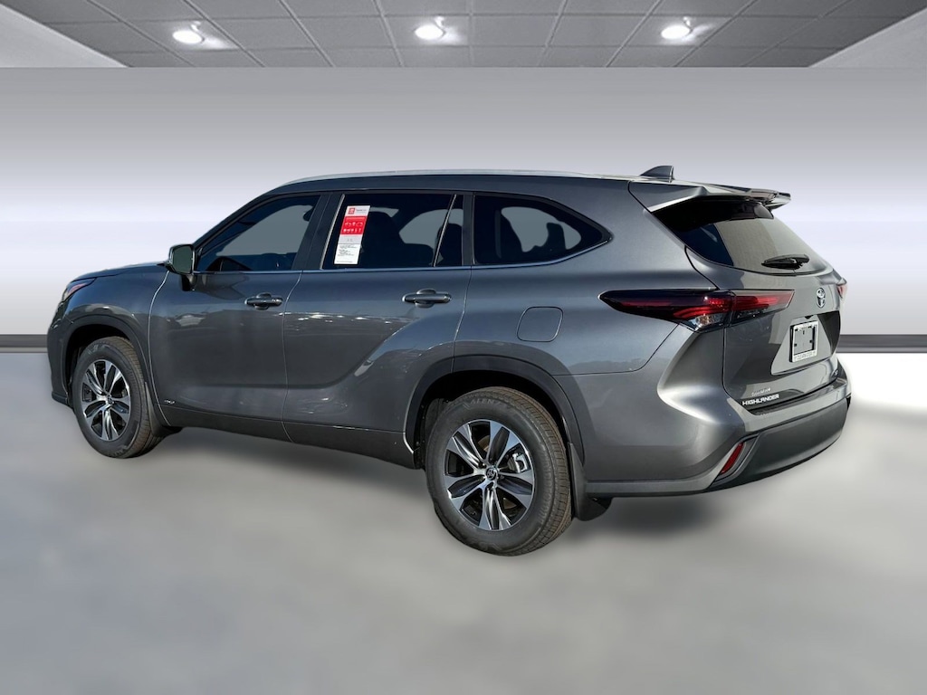 New 2025 Toyota Highlander Hybrid XLE XLE AWD