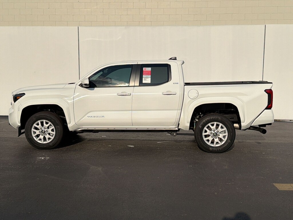 Used 2026 Toyota Tacoma Tacoma SR5 (SR5 Double Cab 5 Bed AT (Natl)) Truck Double Cab