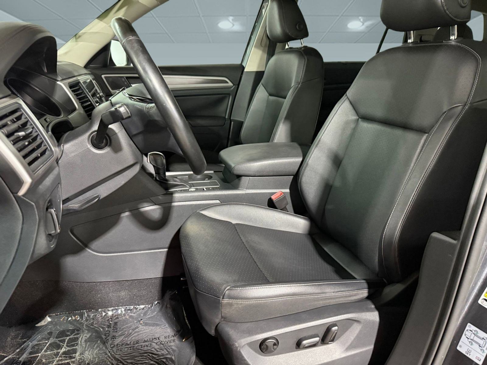 2020 Volkswagen Atlas SE Technology photo 3