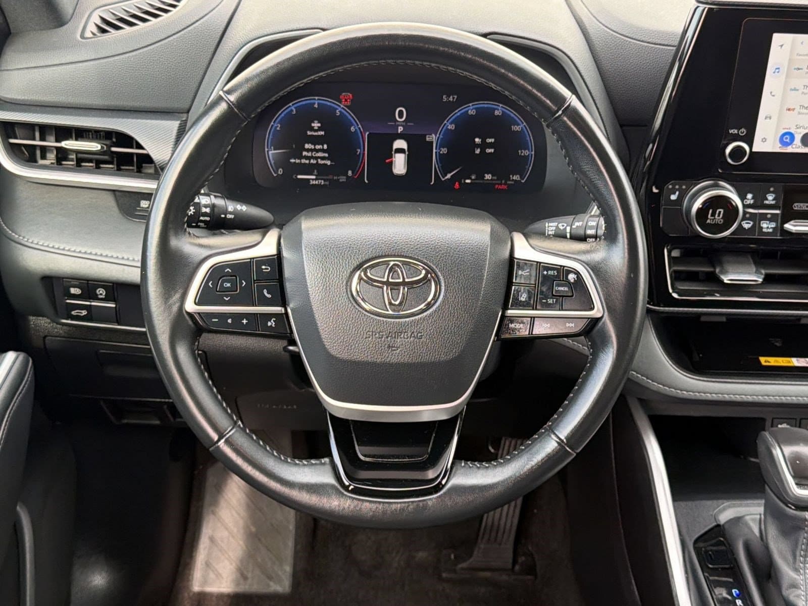 2025 Toyota Highlander XSE - Photo 16