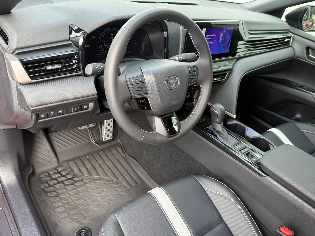 Used 2025 Toyota Camry SE (SE (Natl)) Sedan