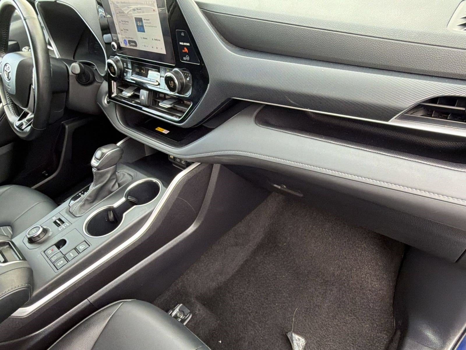 2025 Toyota Highlander XSE - Photo 36