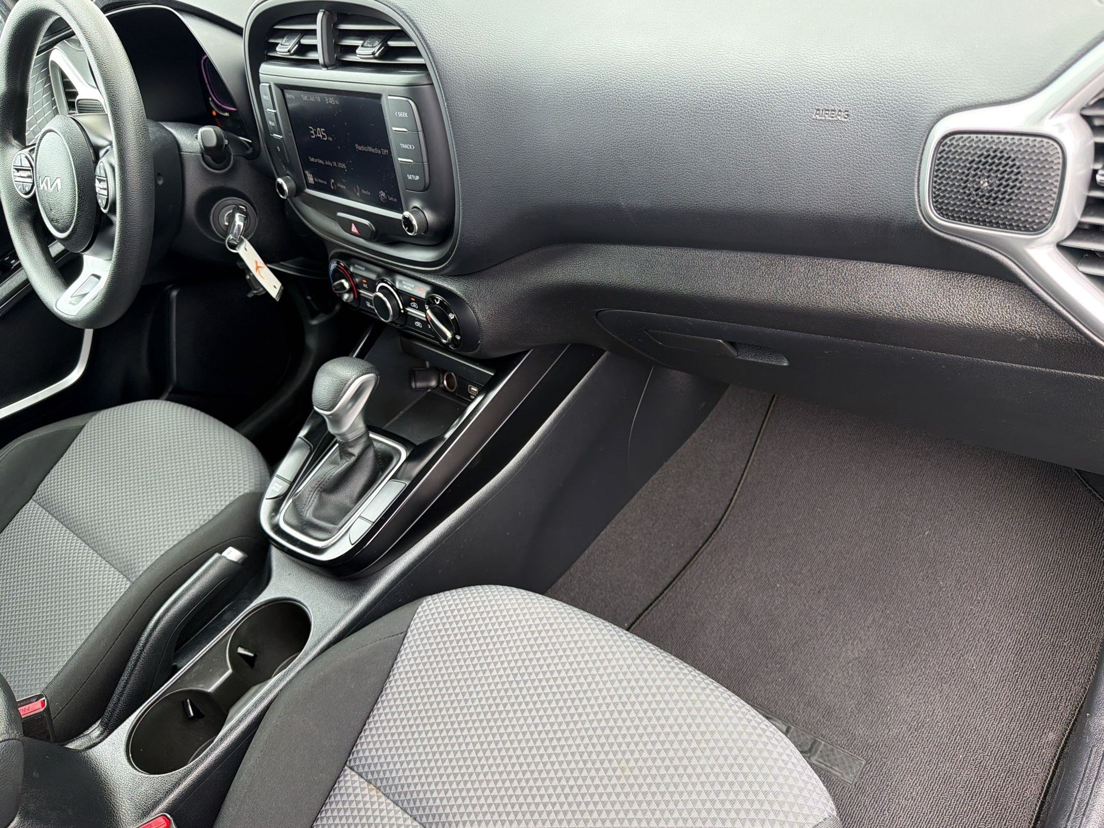 2025 Kia Soul LX - Photo 35