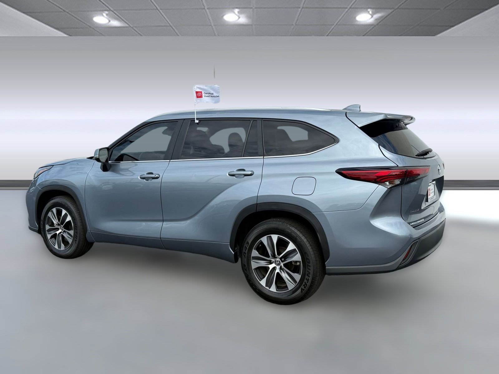 2023 Toyota Highlander XLE photo 3