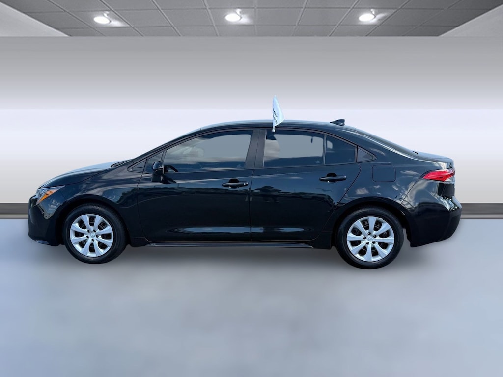 Used 2022 Toyota Corolla LE Sedan