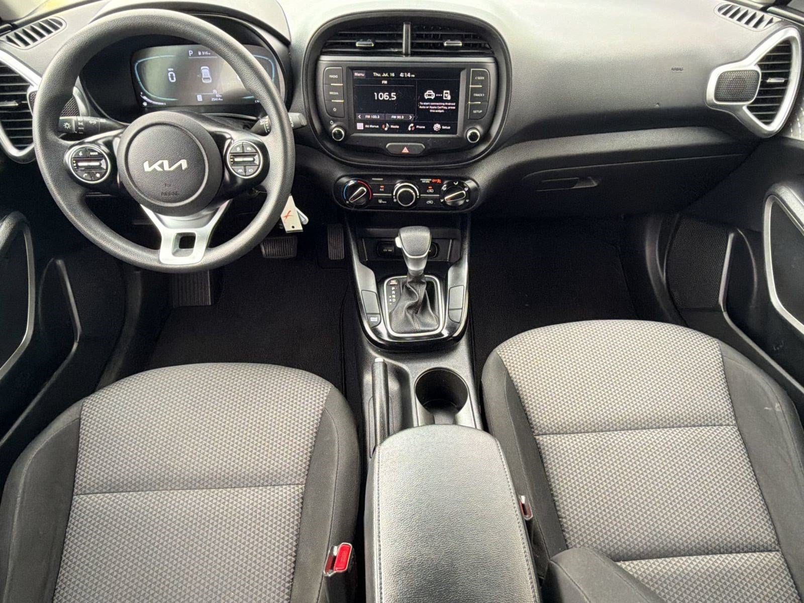 2025 Kia Soul LX - Photo 15