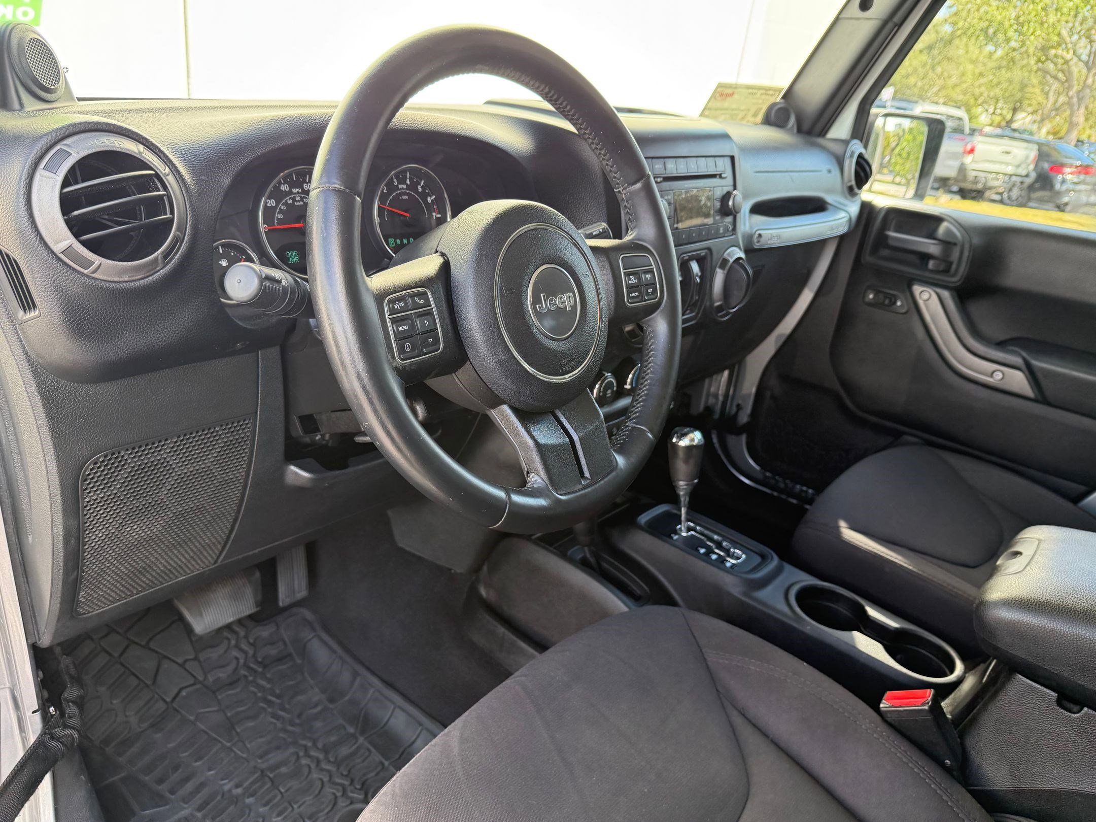 2014 Jeep Wrangler Unlimited Sport photo 4