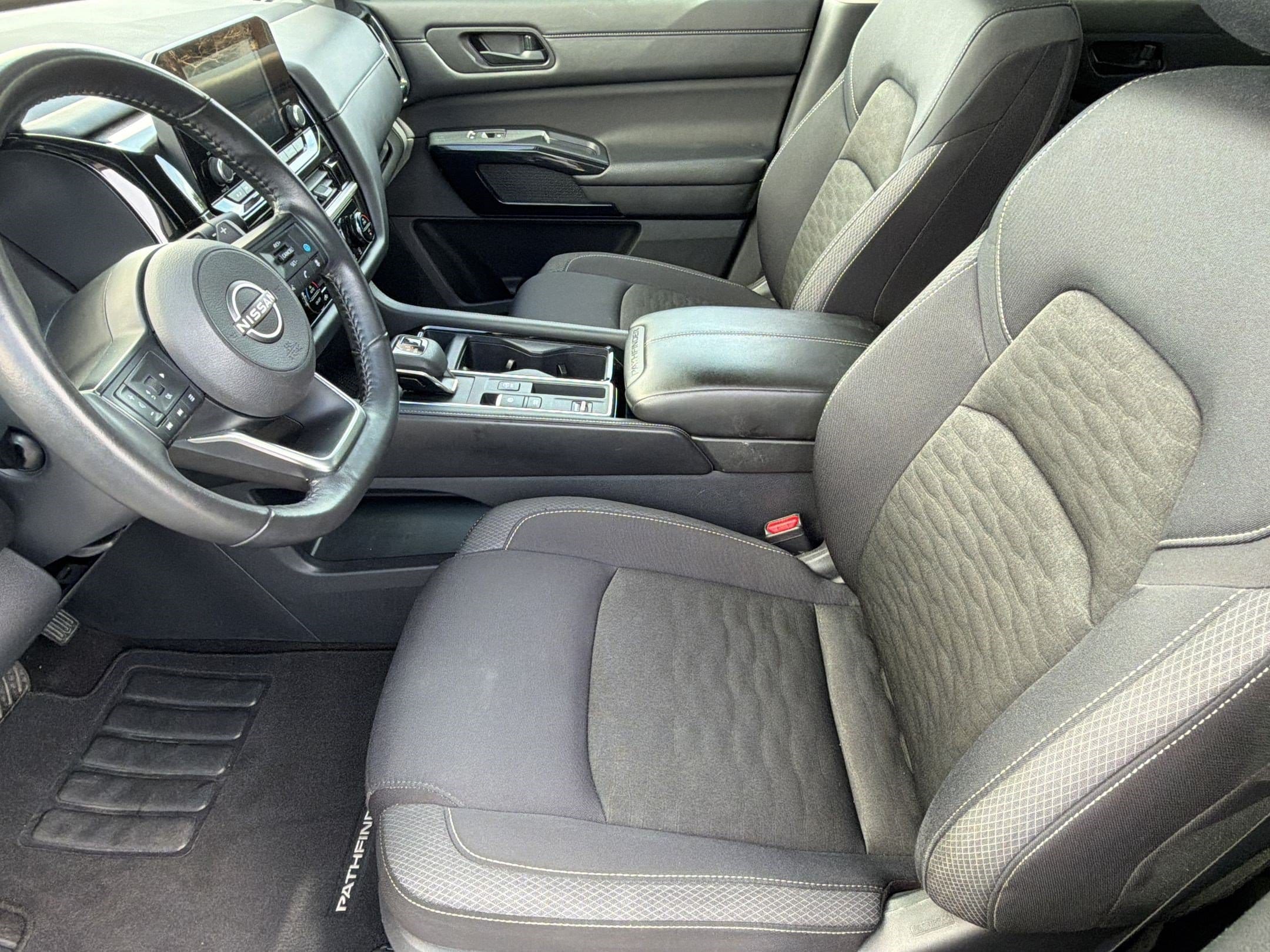 Pathfinder SV (SV 2WD) SUV