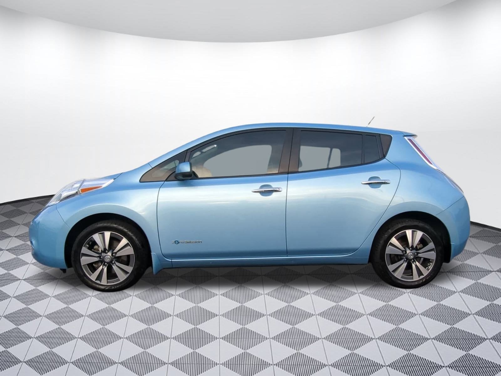 Used 2015 Nissan LEAF SV with VIN 1N4AZ0CP0FC323724 for sale in Clearwater, FL