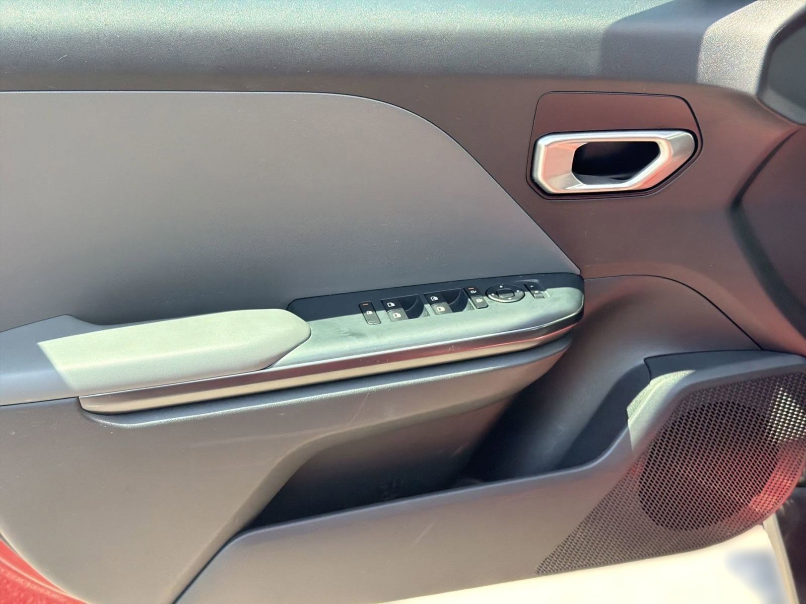 2025 Kia K4 LXS - Photo 12