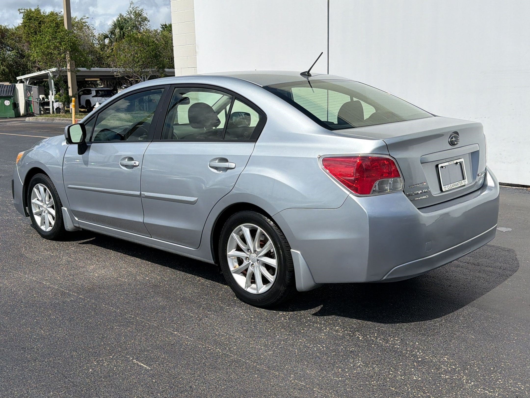 Impreza Premium (4dr Auto 2.0i Premium) Sedan