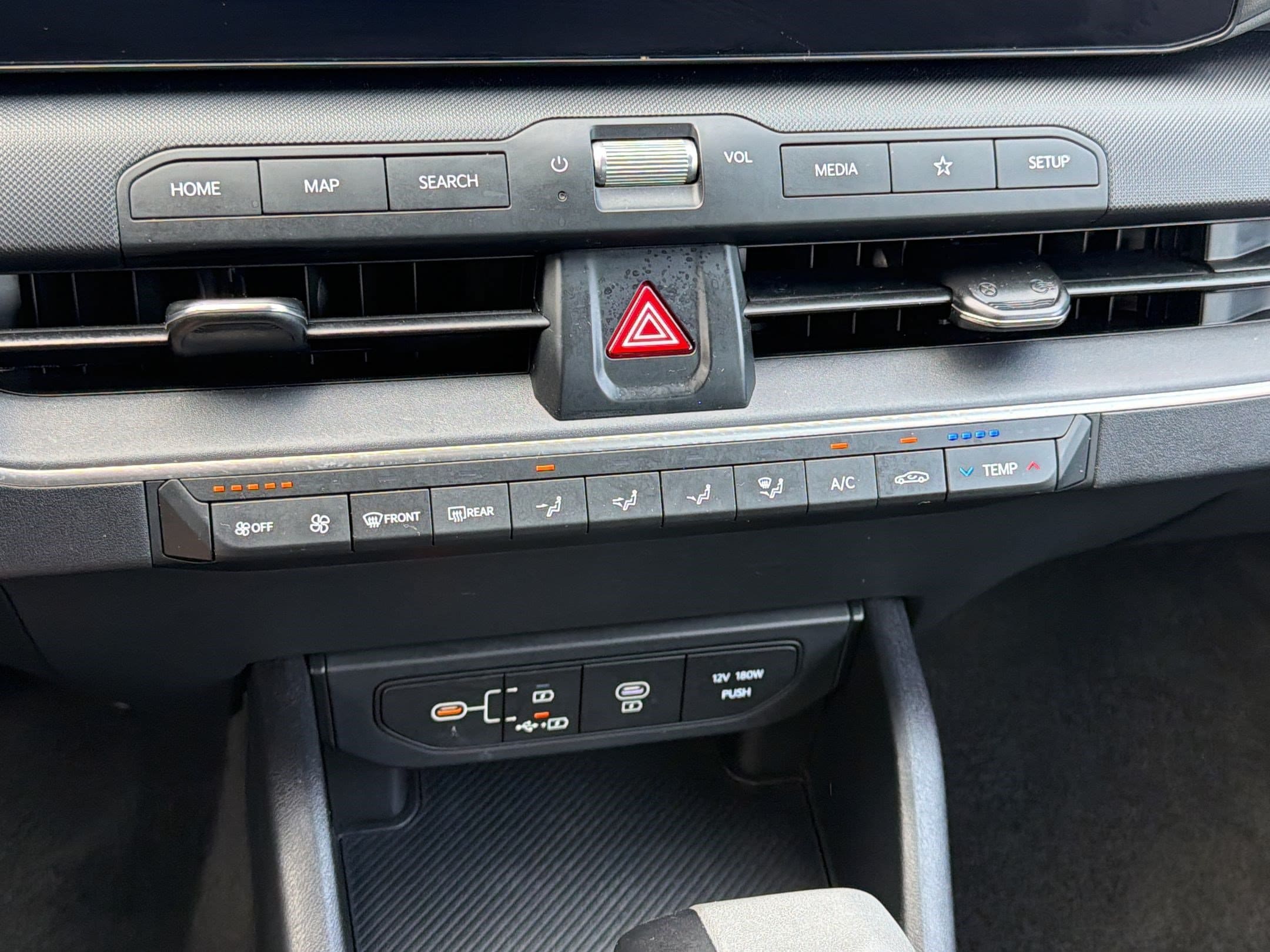 2025 Kia K4 LXS - Photo 22