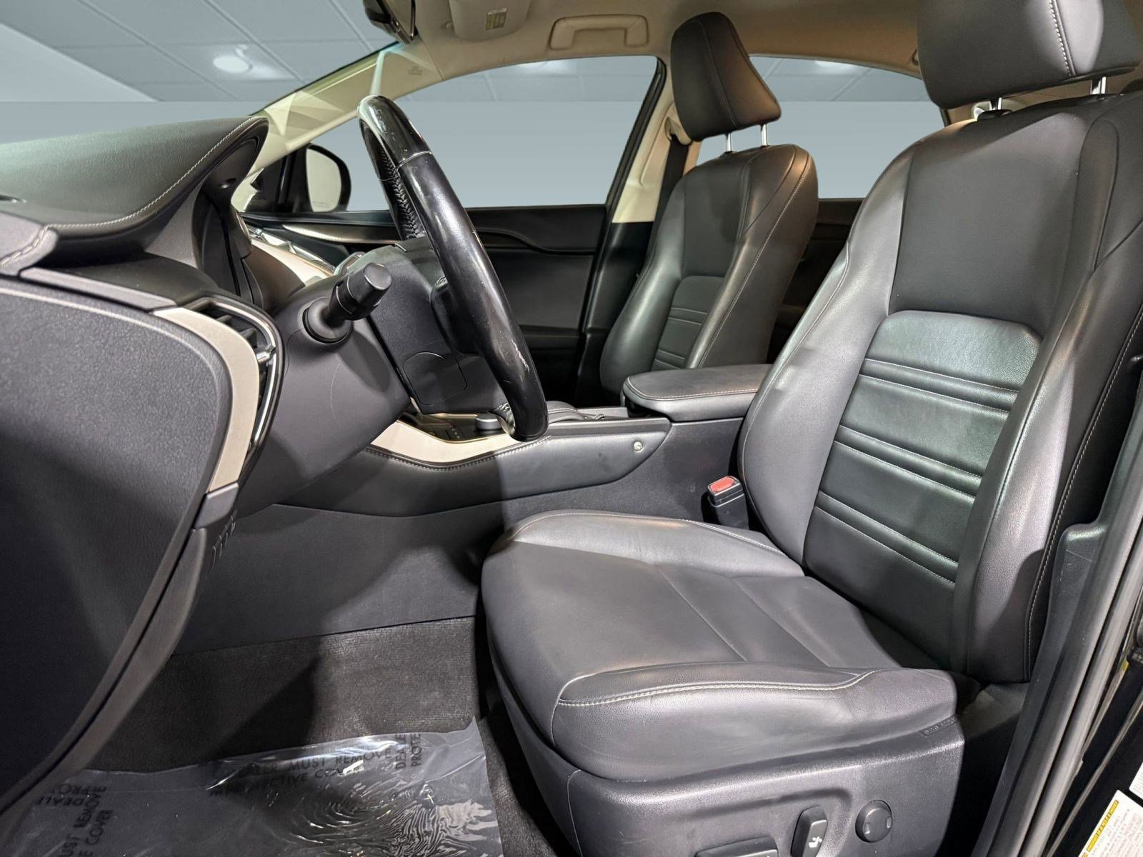 2017 Lexus NX 200t Luxury photo 4