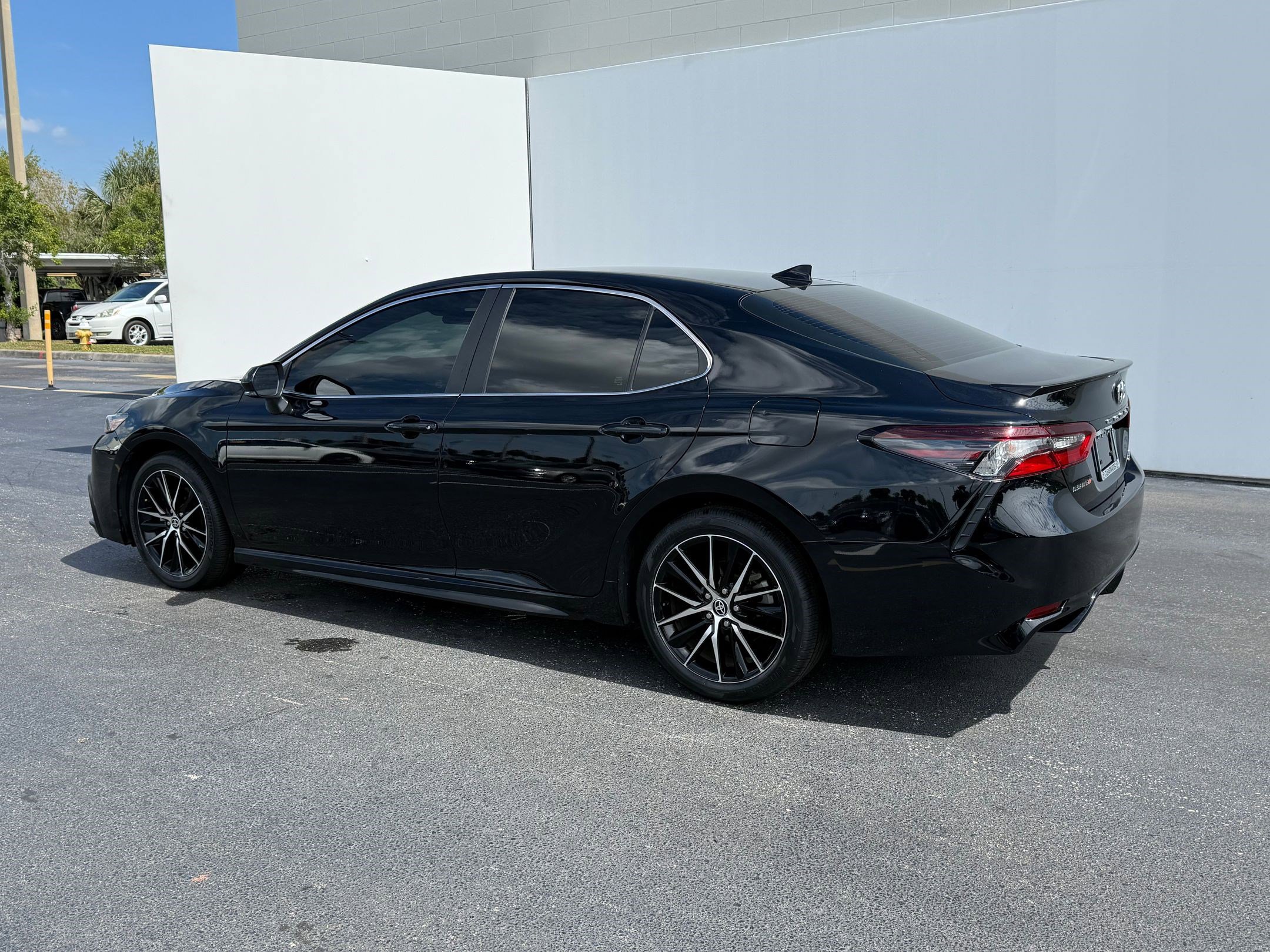 2024 Toyota Camry SE photo 2