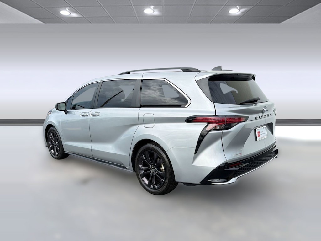 Certified 2022 Toyota Sienna XSE (XSE FWD 7-Passenger (Natl)) Van Passenger Van