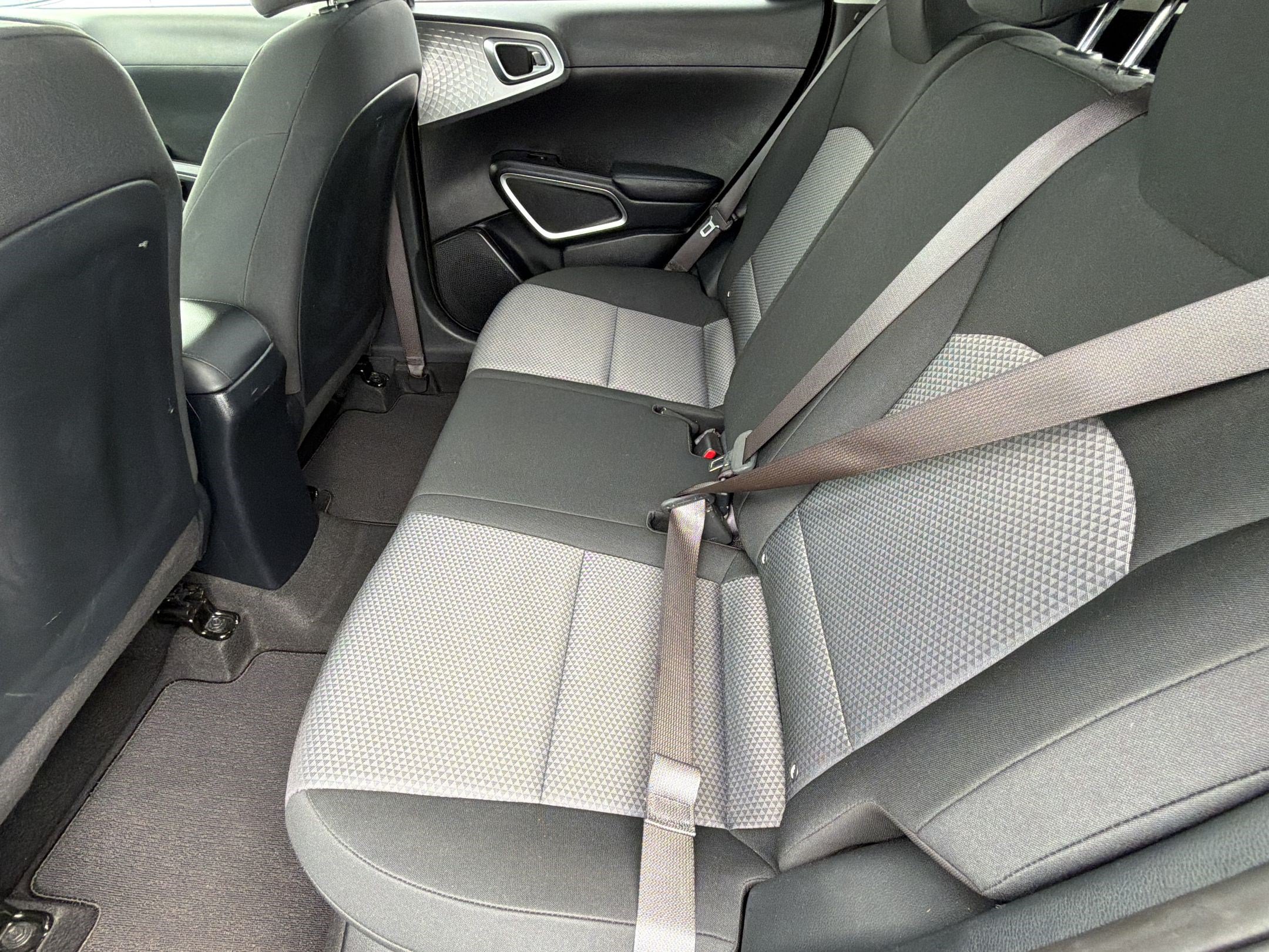 2025 Kia Soul LX - Photo 23